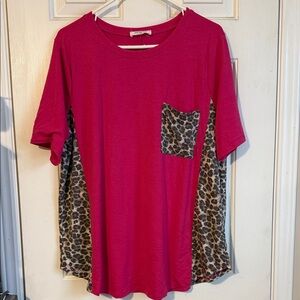 Women's Short Sleeve Leopard Pocket Tee - Pink